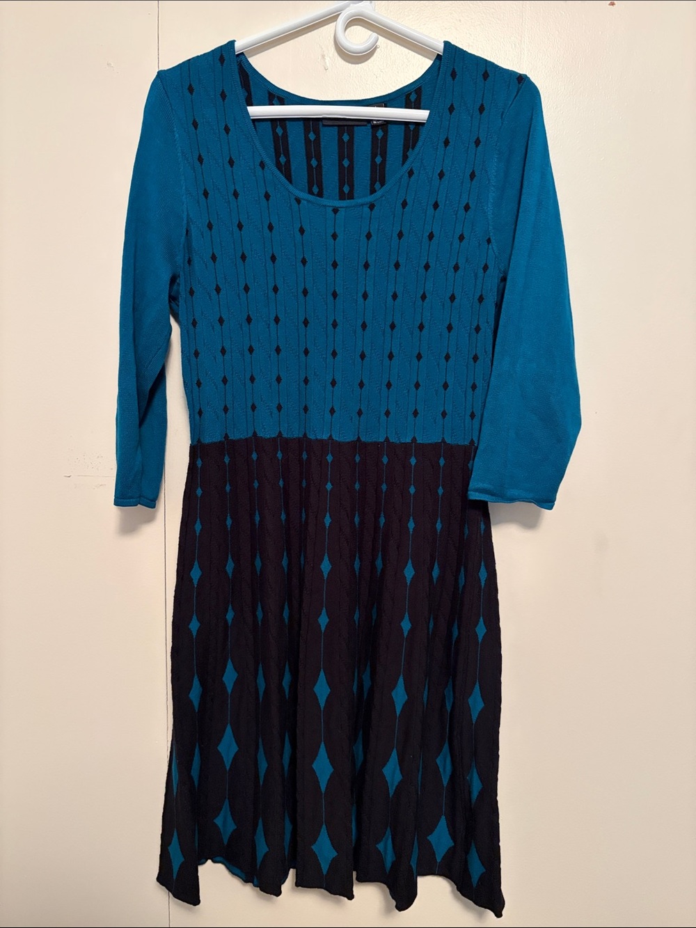 Nina Leonard Teal and Black Long Sleeve Knit Dress